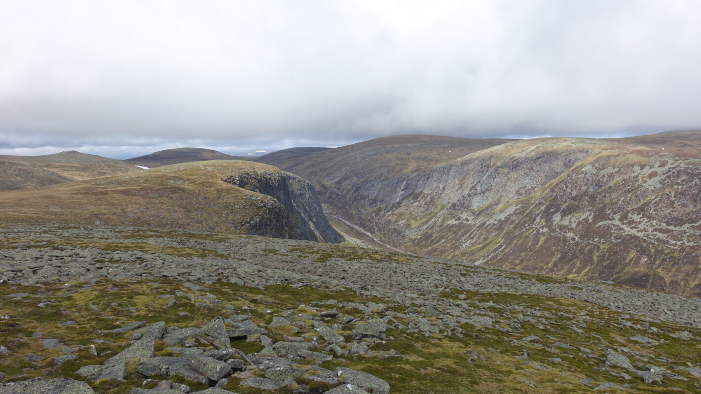 Looking southeast from Càrn an t-Sagairt Mòr Moody clouds at Càrn an t-Sagairt Mòr, a monroe in Lochnagar