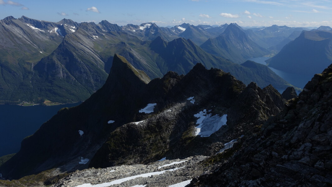 Holmshornet from Dalegubben Dalegubben summit view