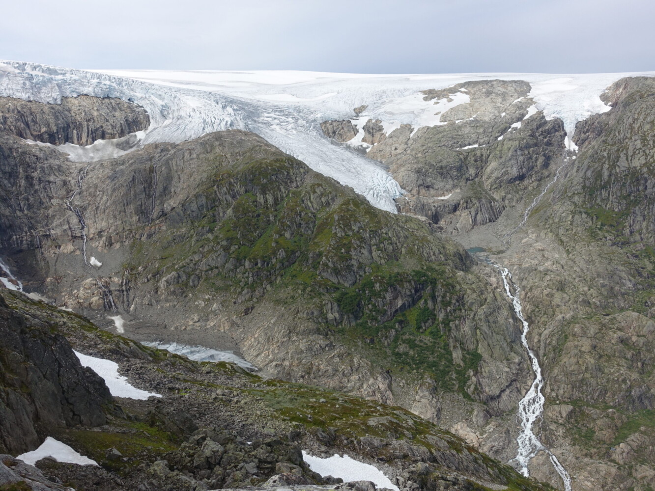 The photos really doesn’t do the glacier justice