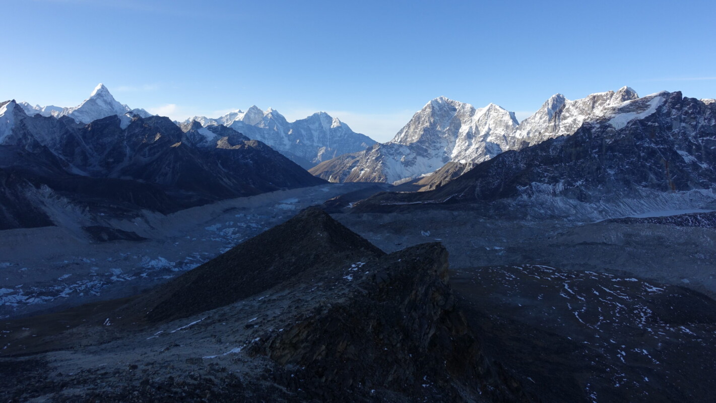 Exceptional views from Kalapattar Kalapattar