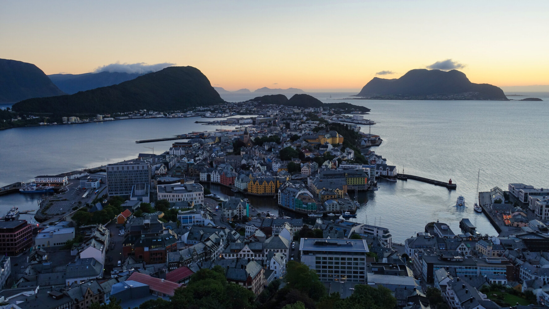 The classic view of Ålesund from Aksla Alesund Aksla at sunset