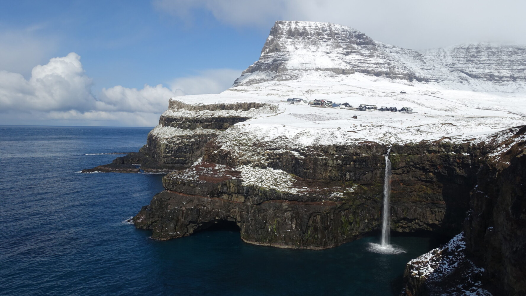 Múlafossur! I couldn't have timed my arrival better Múlafossur