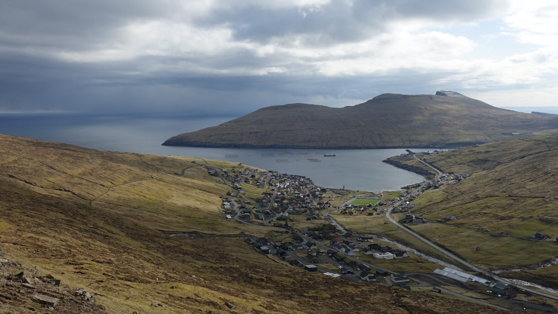 Arriving back into Sandavágur Sandavágur