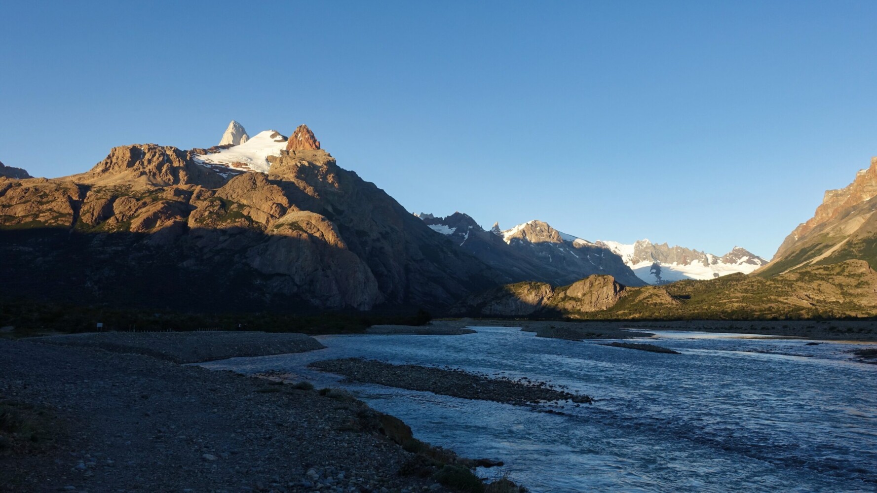 Cerro Electrico (left): a missed opportunity Cerro Electrico from Rio Electrico Bridge at dawn