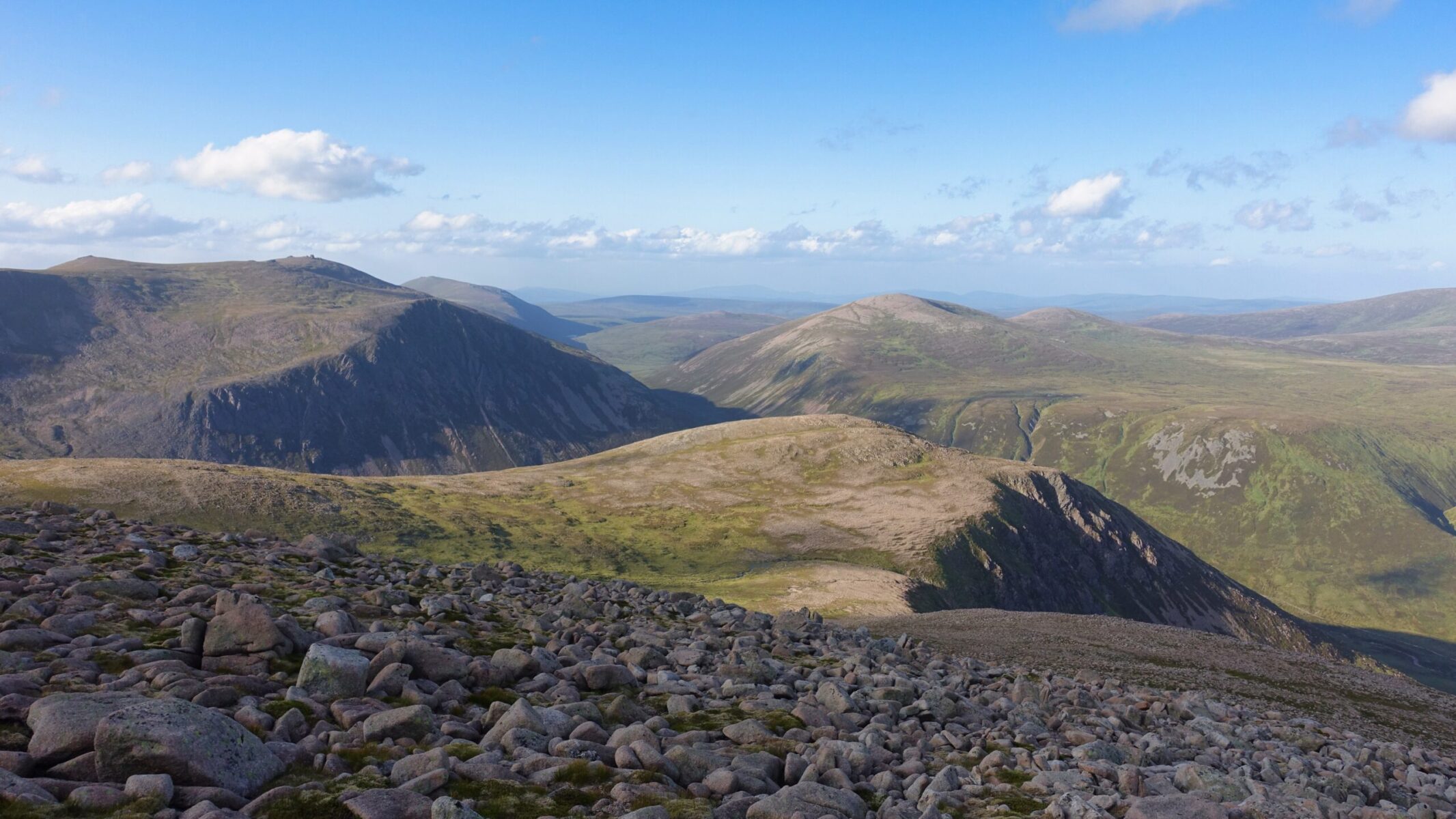 sweeping landscapes of the Cairngorms