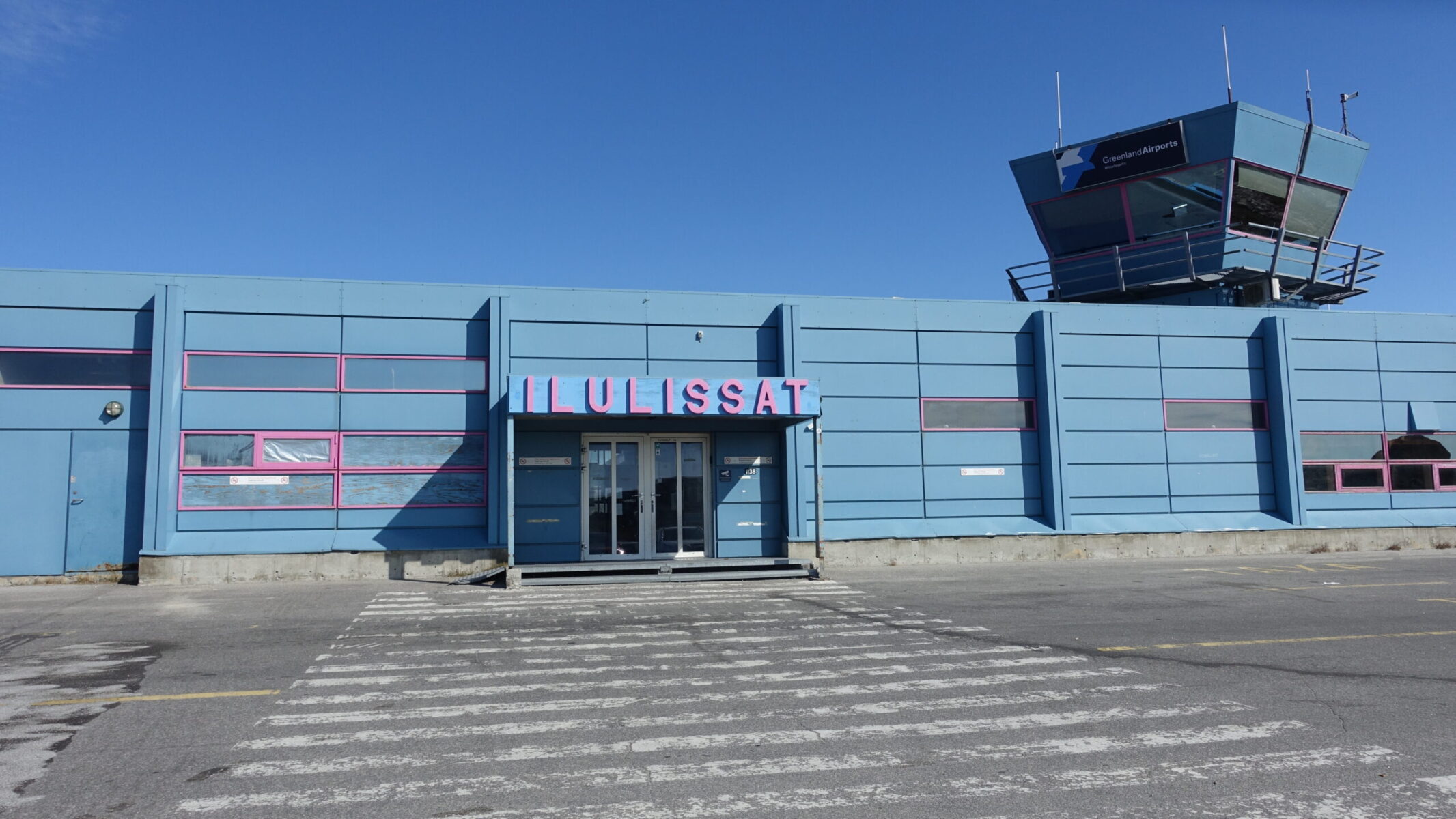 A bold colour scheme. Am I in Vice City? Ilulissat Airport