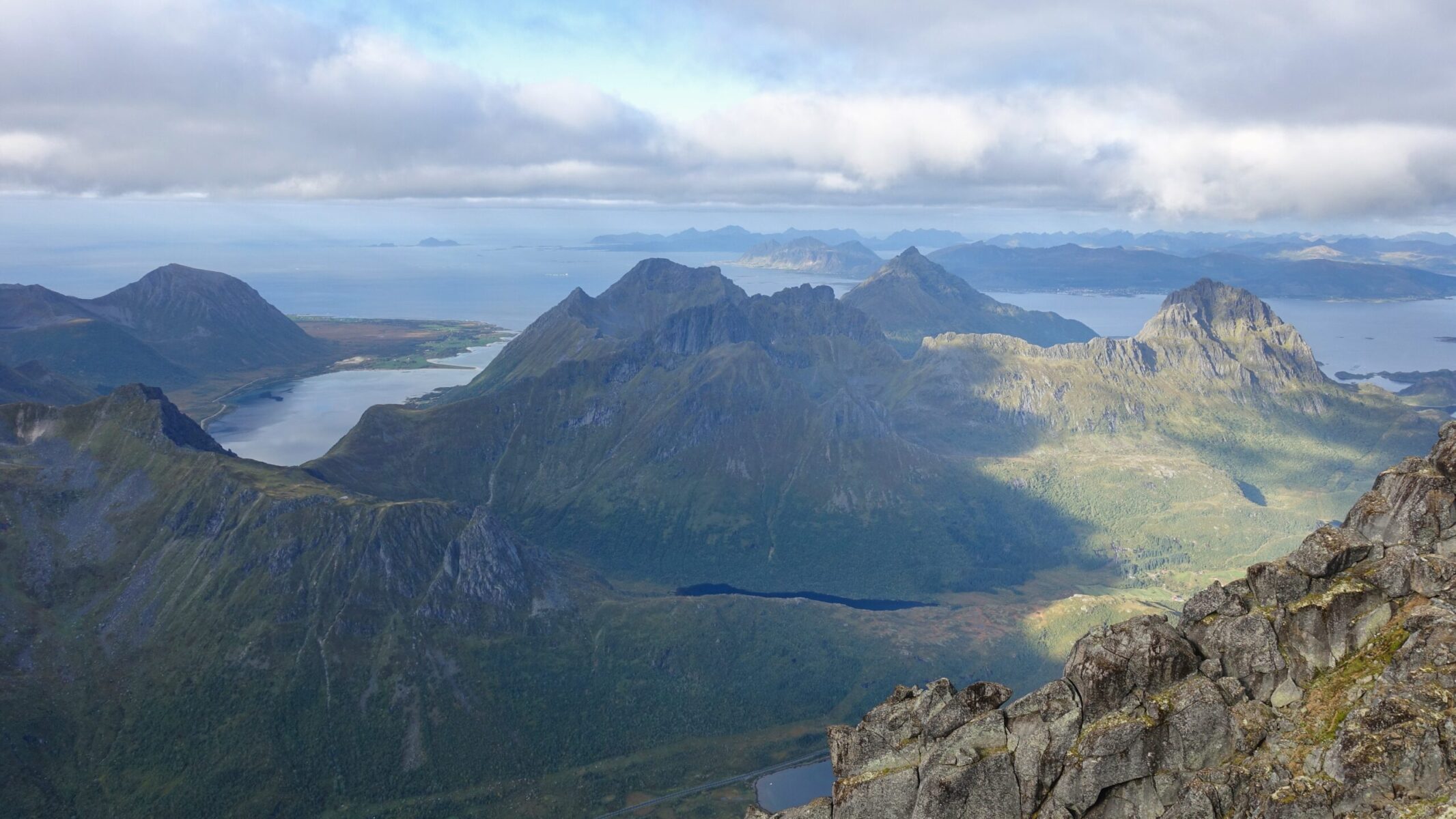 Higravtind summit views