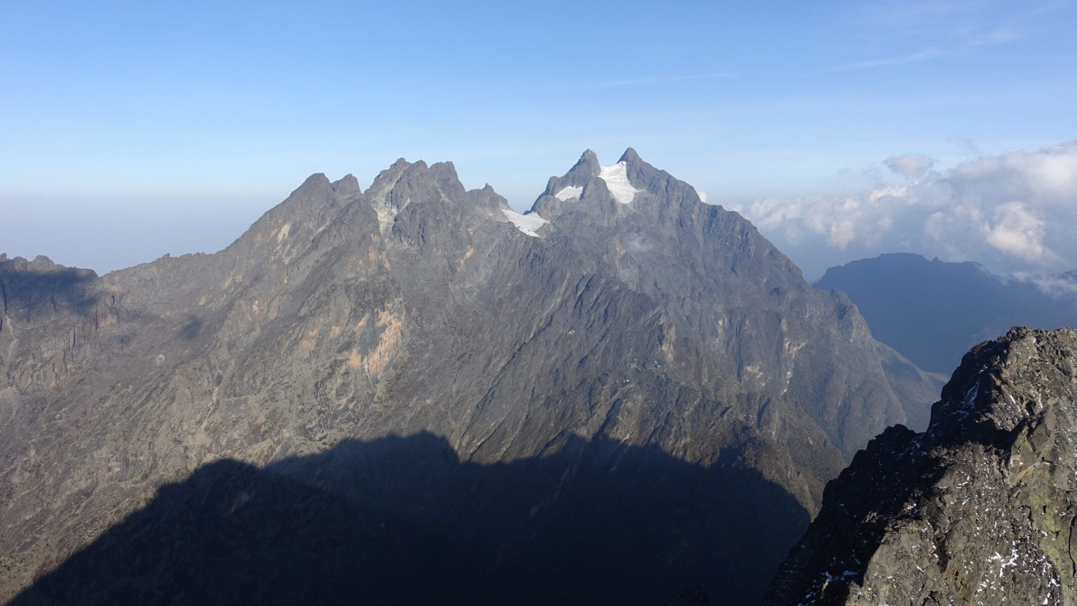 The main objective: Mount Stanley. High camps for both RTS and RMS are precariously placed on the slopes above Scott-Elliot Pass. Upper cluster is RMS, lower is RTS but I am unsure about the larger middle cluster. Mount Stanley