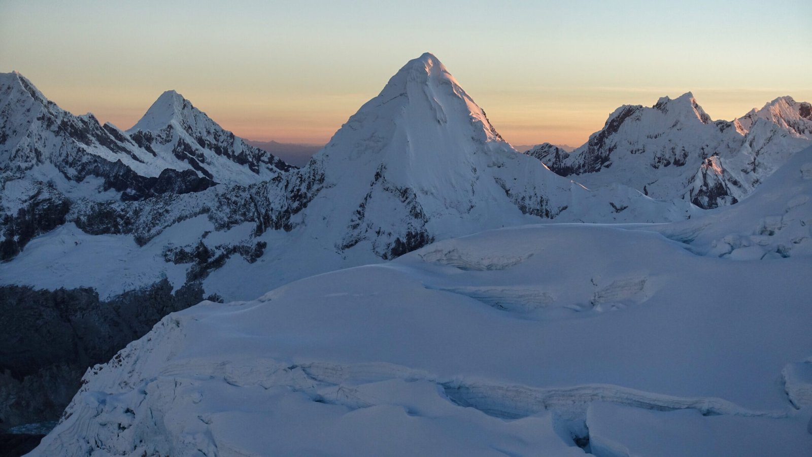 Artesonraju: the Paramount logo Artesonraju